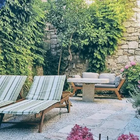 Rector's - Charming Retreat In Old Town With Jacuzzi In Private Courtyard Dom wakacyjny *
