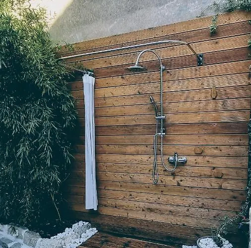 Rector's - Charming Retreat In Old Town With Jacuzzi In Private Courtyard Ferienhaus