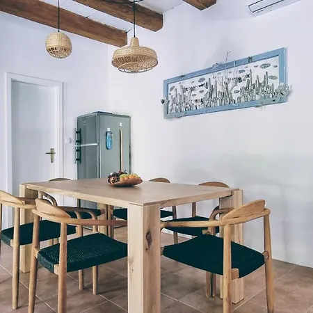 Rector's - Charming Retreat In Old Town With Jacuzzi In Private Courtyard Rab Town