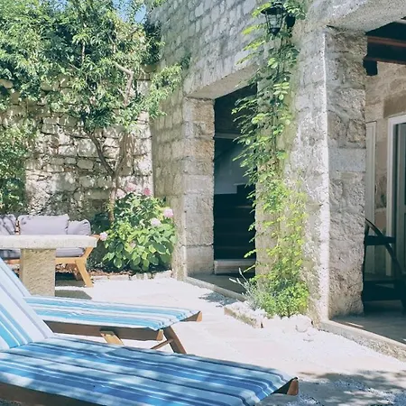 Rector's - Charming Retreat In Old Town With Jacuzzi In Private Courtyard Holiday home