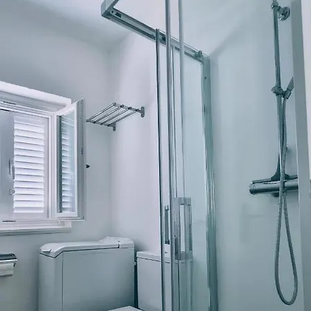 別荘 Rector's - Charming Retreat In Old Town With Jacuzzi In Private Courtyard *