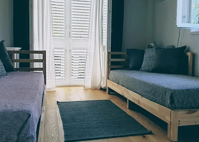 Hébergement de vacances Rector's - Charming Retreat In Old Town With Jacuzzi In Private Courtyard Rab Town