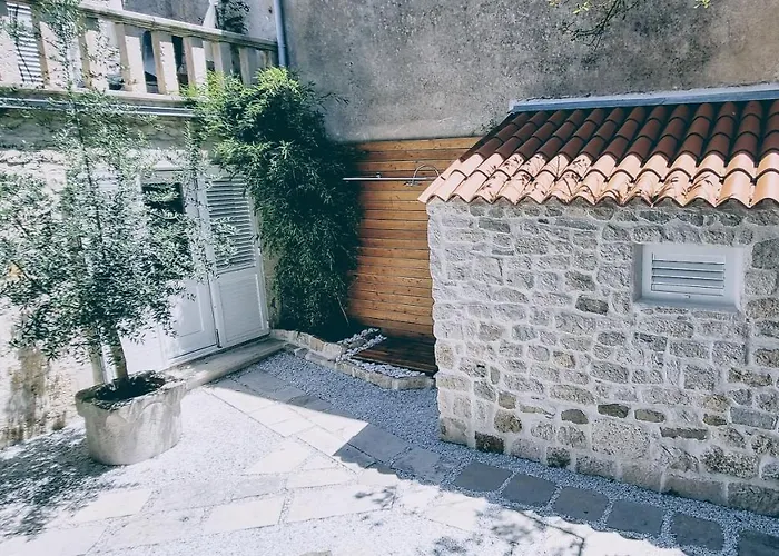 Rector's - Charming Retreat In Old Town With Jacuzzi In Private Courtyard