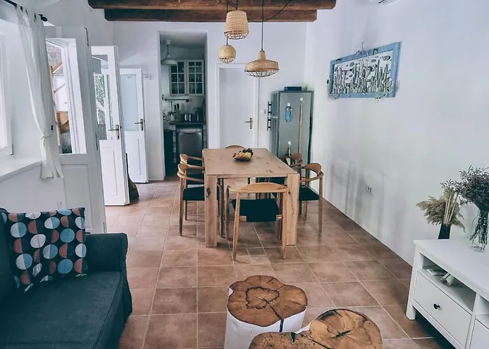 Rector's - Charming Retreat In Old Town With Jacuzzi In Private Courtyard * Rab Town