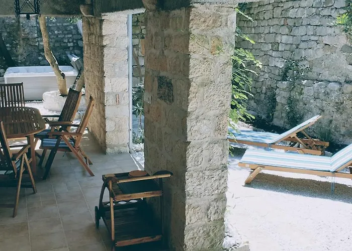 Rector's - Charming Retreat In Old Town With Jacuzzi In Private Courtyard *